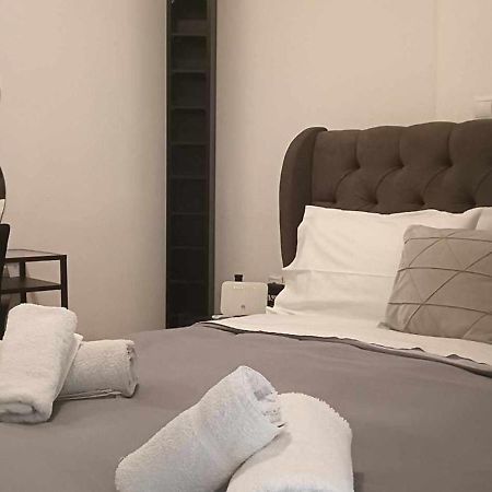 Φωτεινό Διαμέρισμα Πειραιας Apartment Пирея Екстериор снимка