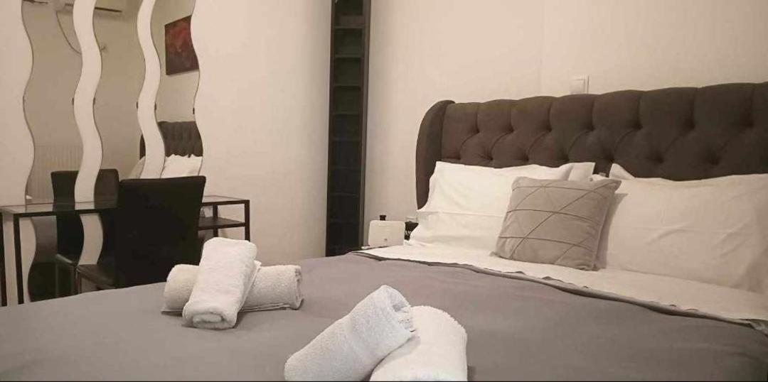Φωτεινό Διαμέρισμα Πειραιας Пирея Екстериор снимка