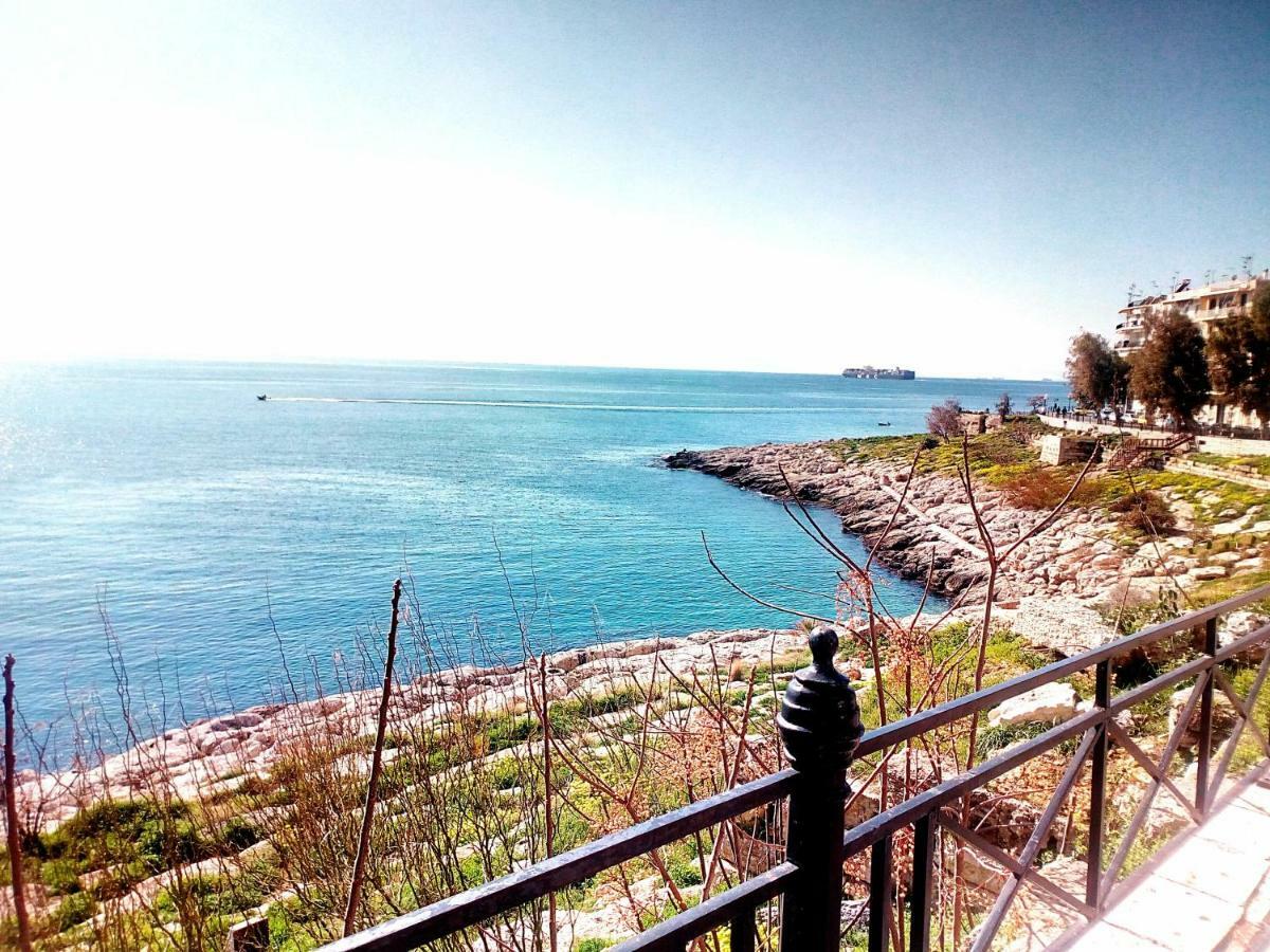 Φωτεινό Διαμέρισμα Πειραιας Пирея Екстериор снимка