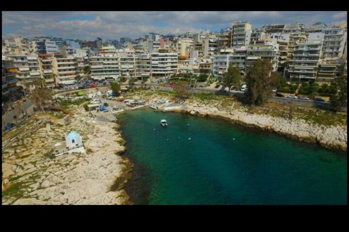 Φωτεινό Διαμέρισμα Πειραιας Apartment Пирея Екстериор снимка